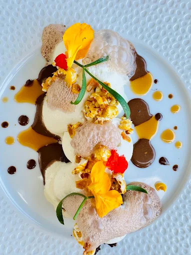 Dessert gourmand servi à La Mer à Boire